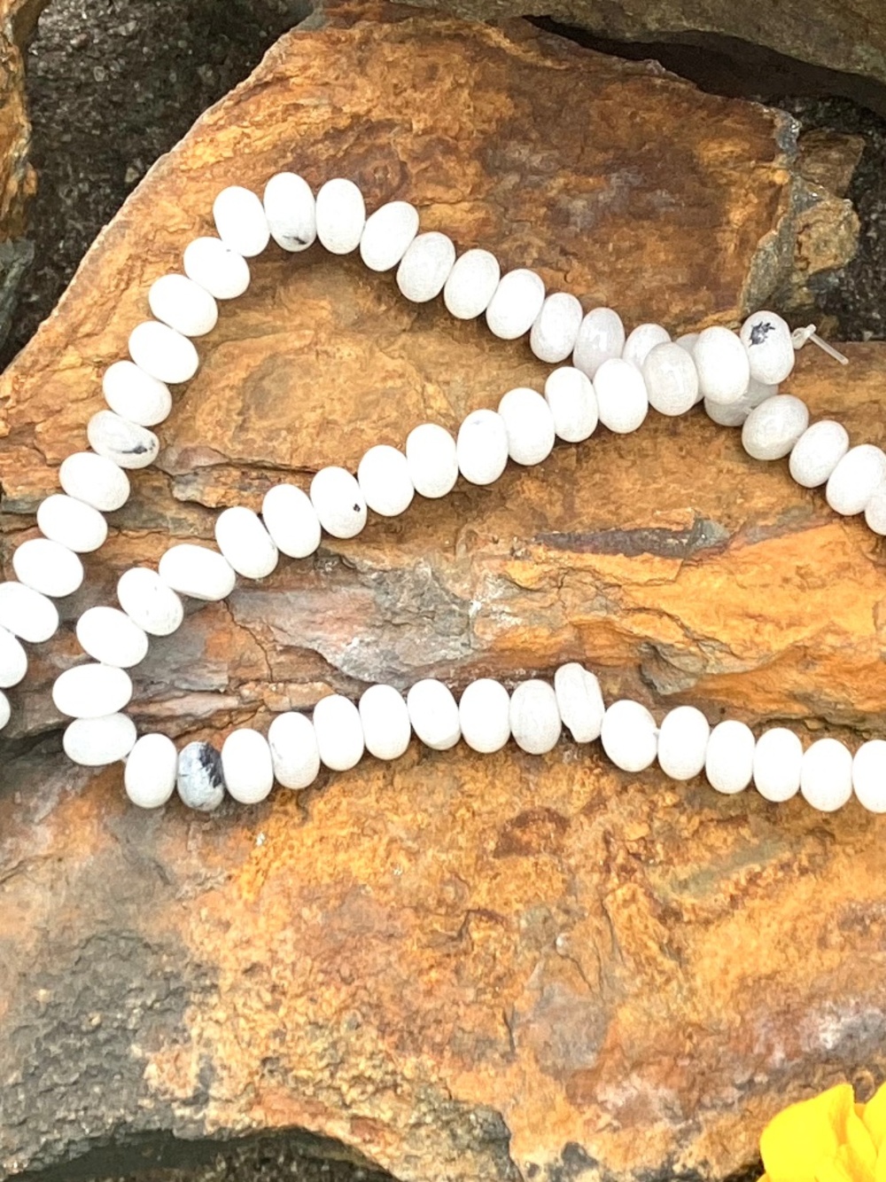 15'' Strand White Saucer Beads with Black Accents, NWT, 8x5mm